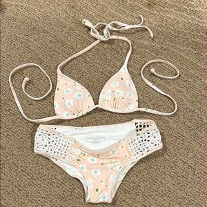Frankie's Bikinis Floral Peach Bikini size xs top and medium bottom